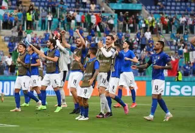 L'Italie gagne et avance pour se qualifier